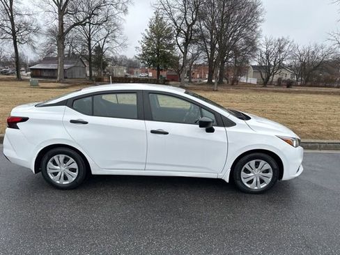Used 2022 Nissan Versa S image 28