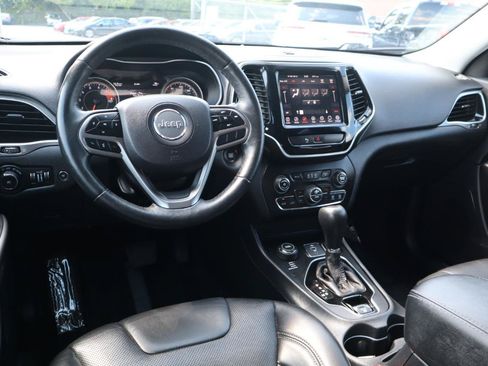 Used 2019 Jeep Cherokee Limited AWD/4WD image 17