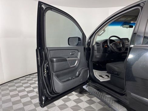 Used 2015 Nissan Titan SV w/ SV Value Truck Package image 13
