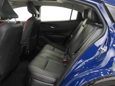 Used 2025 Toyota Prius Plug-In Hybrid image 13