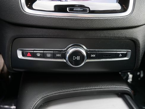 Certified 2023 Volvo XC90 B5 Core w/ Climate Package AWD/4WD image 22