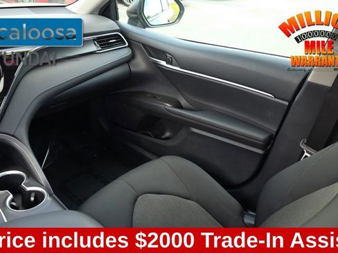 Used 2024 Toyota Camry LE image 28