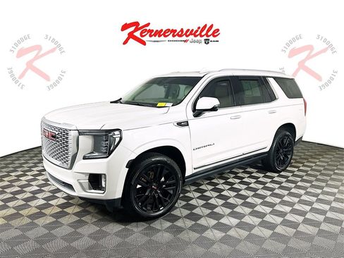Used 2021 GMC Yukon Denali w/ Denali Premium Package image 3