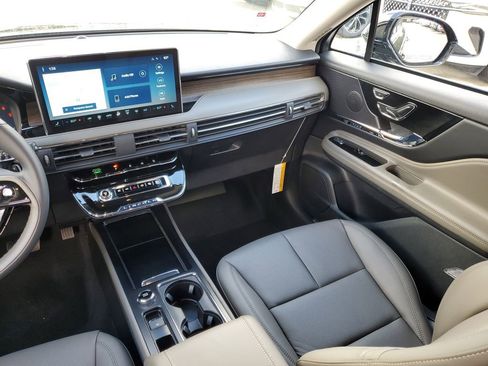 New 2026 Lincoln Corsair Grand Touring AWD/4WD image 17