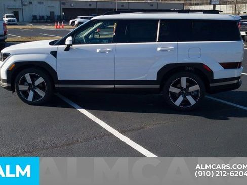 Used 2025 Hyundai Santa Fe Limited image 9