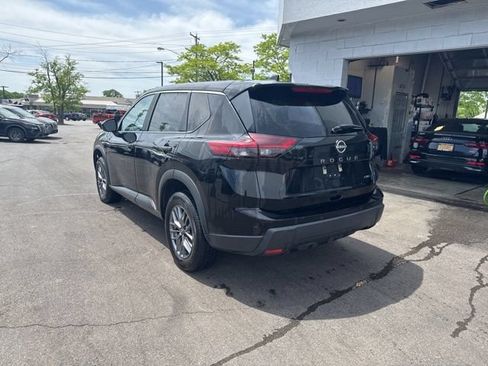 Used 2024 Nissan Rogue S AWD/4WD image 4