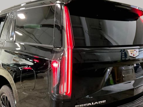Used 2022 Cadillac Escalade Sport Platinum AWD/4WD image 28