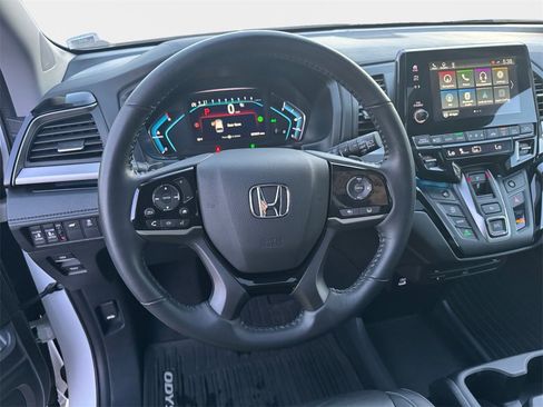 Certified 2024 Honda Odyssey Touring image 11