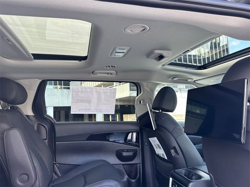 New 2026 Kia Carnival SX Prestige image 13
