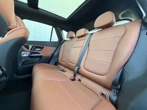 Used 2023 Mercedes-Benz GLC 300 4MATIC image 36