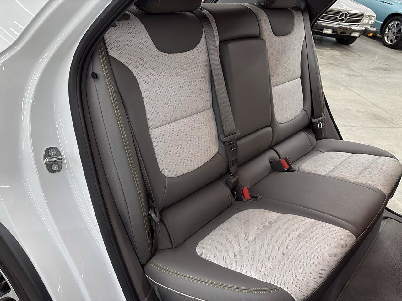 Used 2023 Chevrolet Bolt EUV Premier FWD image 15