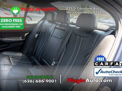 Used 2019 BMW 530e xDrive w/ Premium Package AWD/4WD image 11
