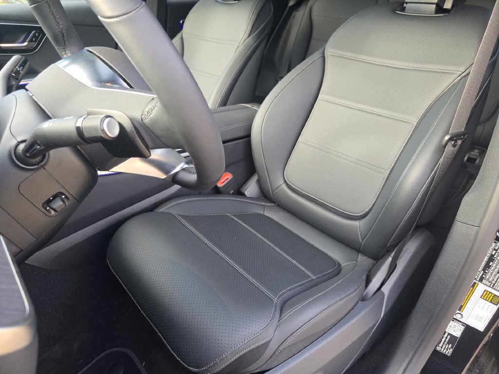 Used 2026 Mercedes-Benz GLC 300 4MATIC image 26