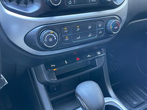 Used 2022 Chevrolet Colorado LT w/ Fleet Safety Package RWD image 16
