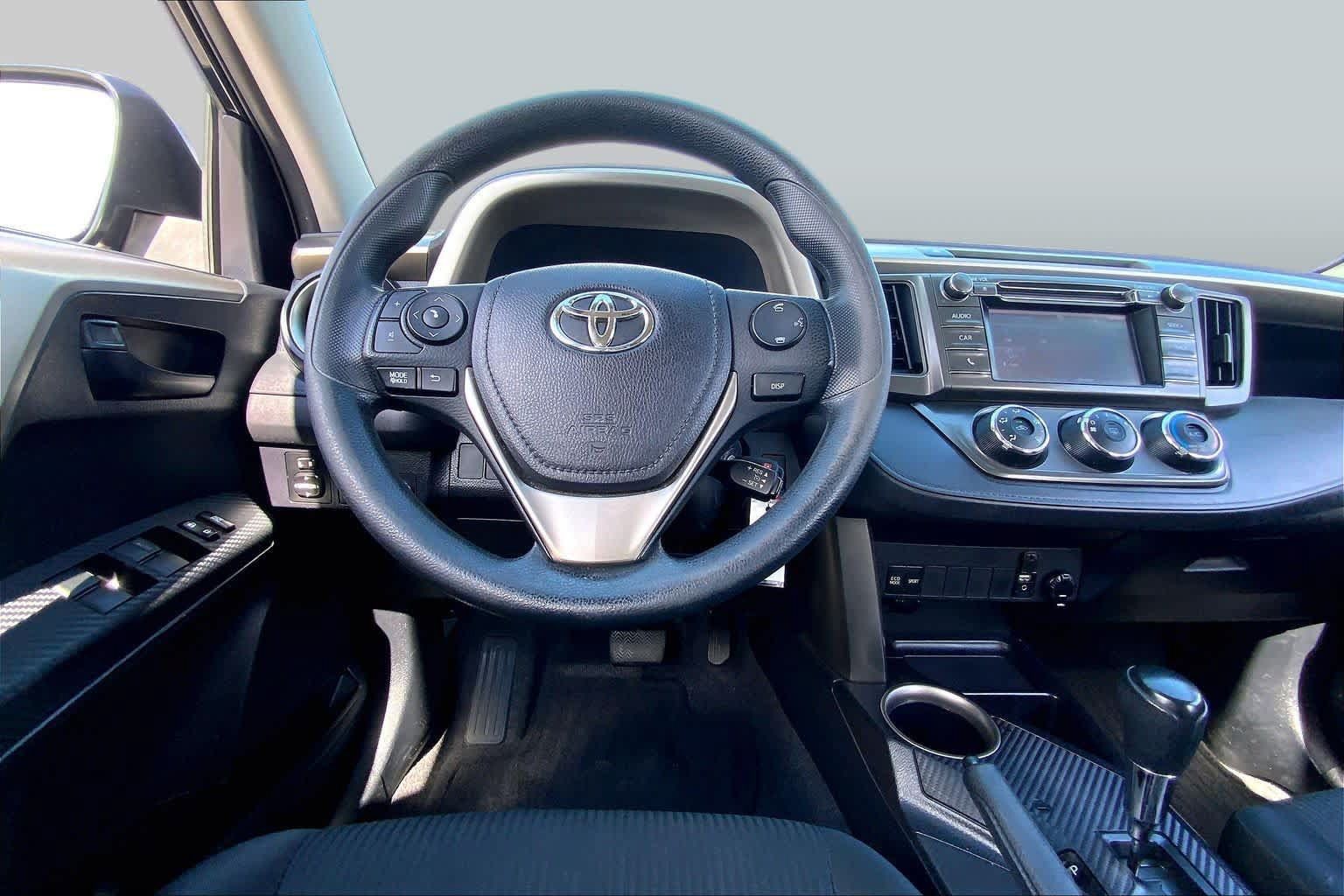 Used 2015 Toyota RAV4 LE FWD image 6
