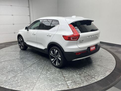 Used 2023 Volvo XC40 B5 Ultimate w/ Protection Package Premier AWD/4WD image 2