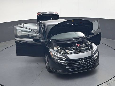 Used 2025 Nissan Versa SV FWD image 49