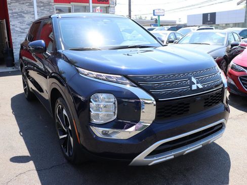Used 2024 Mitsubishi Outlander AWD image 7