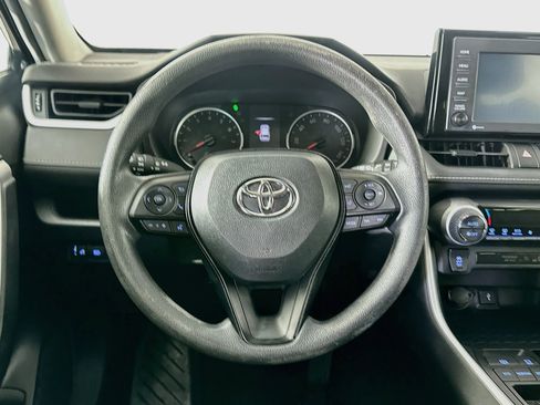 Used 2020 Toyota RAV4 XLE FWD image 18
