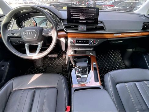 Used 2023 Audi Q5 Premium image 15