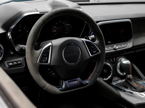 Used 2018 Chevrolet Camaro ZL1 RWD image 15