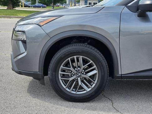 Used 2024 Nissan Rogue S FWD image 6