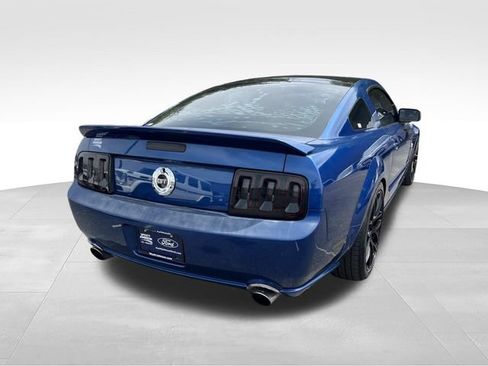 Used 2009 Ford Mustang GT RWD image 3