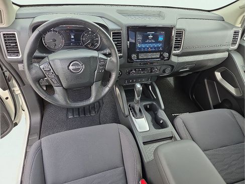 Used 2024 Nissan Frontier SV w/ SV Convenience Package AWD/4WD image 11