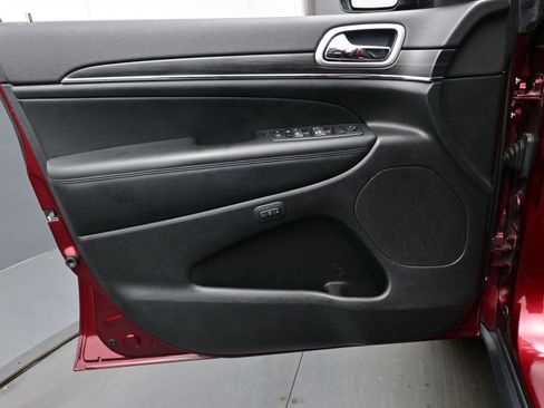 Used 2022 Jeep Grand Cherokee Limited image 9