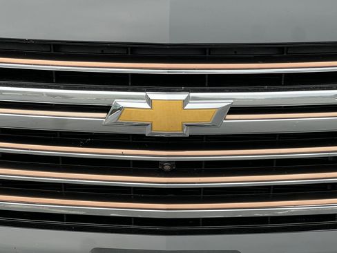 Used 2024 Chevrolet Suburban High Country w/ Premium Package 2 image 49