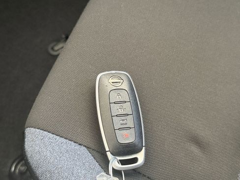 Used 2025 Nissan Versa SV FWD image 21