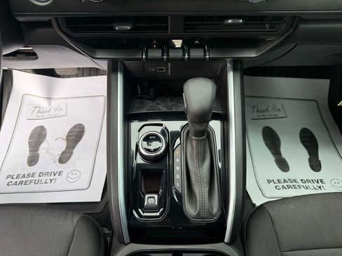 Used 2024 Chevrolet Colorado Trail Boss w/ Technology Package image 28