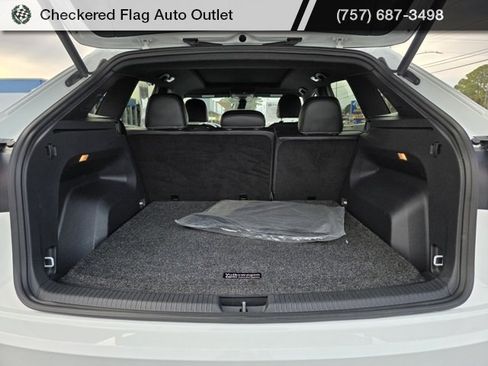 Used 2021 Volkswagen Atlas Cross Sport SEL Premium image 16