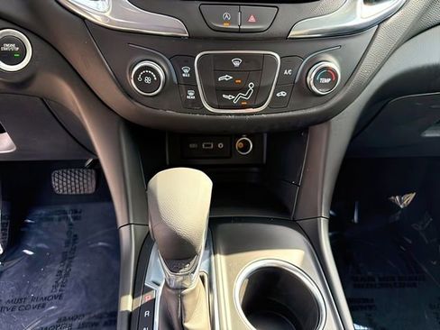 Used 2023 Chevrolet Equinox LT image 23