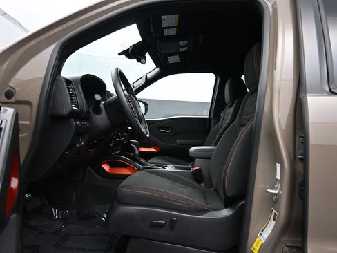 Used 2022 Nissan Frontier PRO-4X AWD/4WD image 16