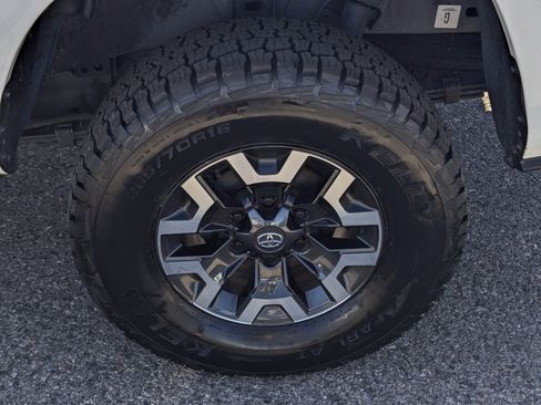 Used 2021 Toyota Tacoma SR image 7