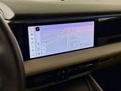 Certified 2025 Porsche Macan Electric image 18