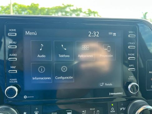 Used 2022 Toyota Highlander L FWD image 12