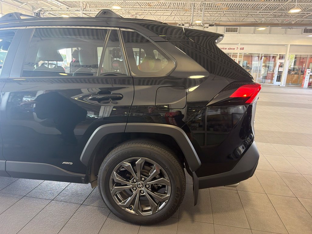 Used 2024 Toyota RAV4 XLE Premium AWD/4WD image 8