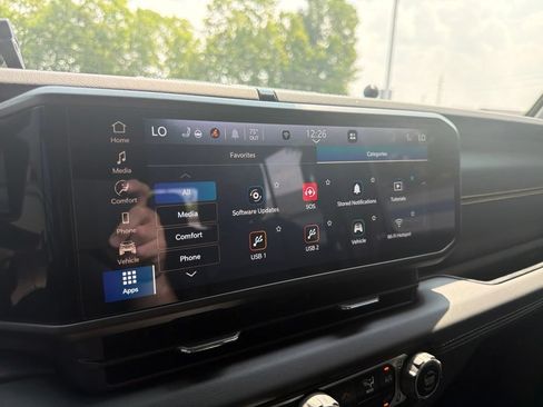 Used 2025 Jeep Gladiator Sport AWD/4WD image 32