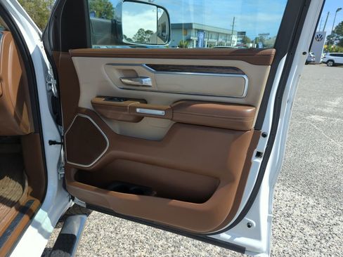 Used 2019 RAM 1500 Laramie image 32