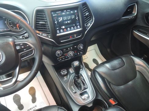 Used 2022 Jeep Cherokee Latitude Lux w/ Sun & Sound Group AWD/4WD image 18