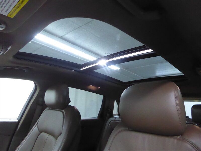 Used 2016 Lincoln MKX Reserve w/ Luxury Package AWD/4WD image 16