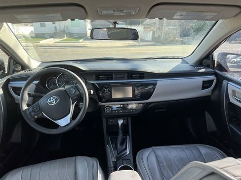 Used 2015 Toyota Corolla LE image 6