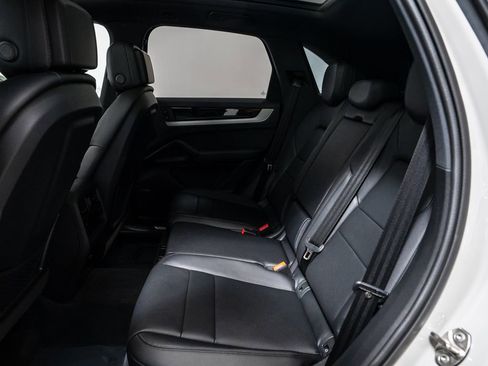 New 2026 Porsche Cayenne image 27