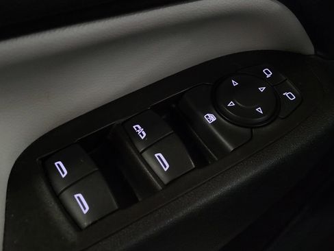 Used 2021 Chevrolet Equinox LS image 27