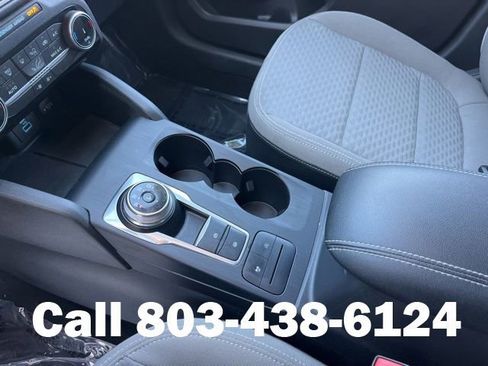Used 2022 Ford Escape SE w/ SE Sport Appearance Package FWD image 25