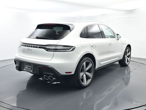 Certified 2025 Porsche Macan AWD/4WD image 14