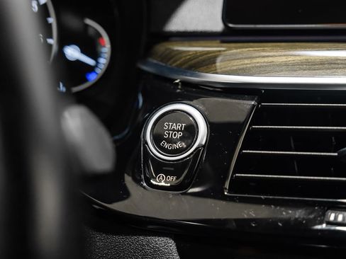 Used 2019 BMW 530i w/ Convenience Package image 23