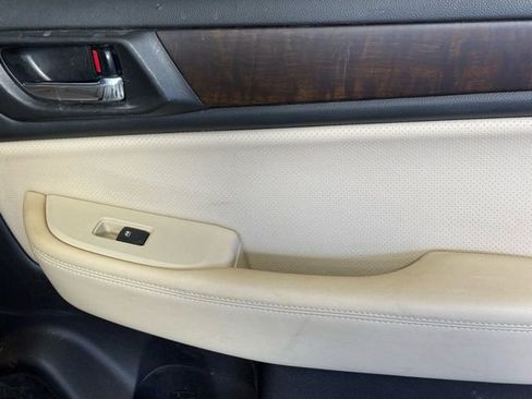 Used 2017 Subaru Outback 2.5i Limited image 25